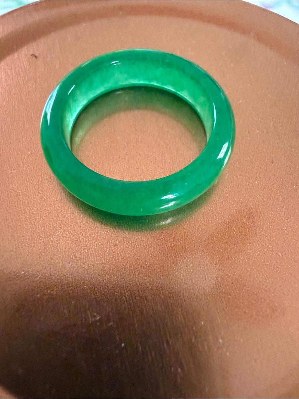 Green Jade-Style Women's Band Ring - Elegant Green Ring